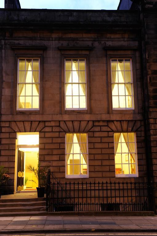 Edinburgh City Suites Стая снимка