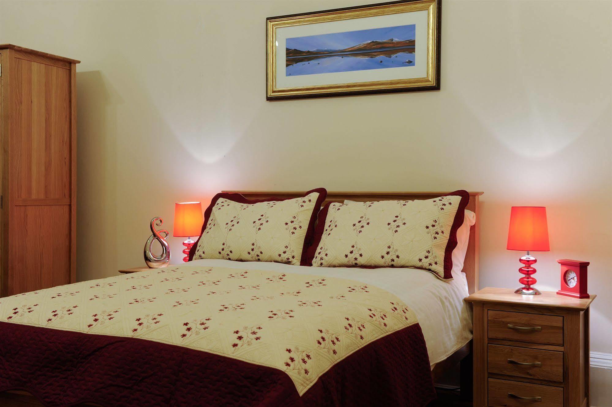 Edinburgh City Suites Екстериор снимка