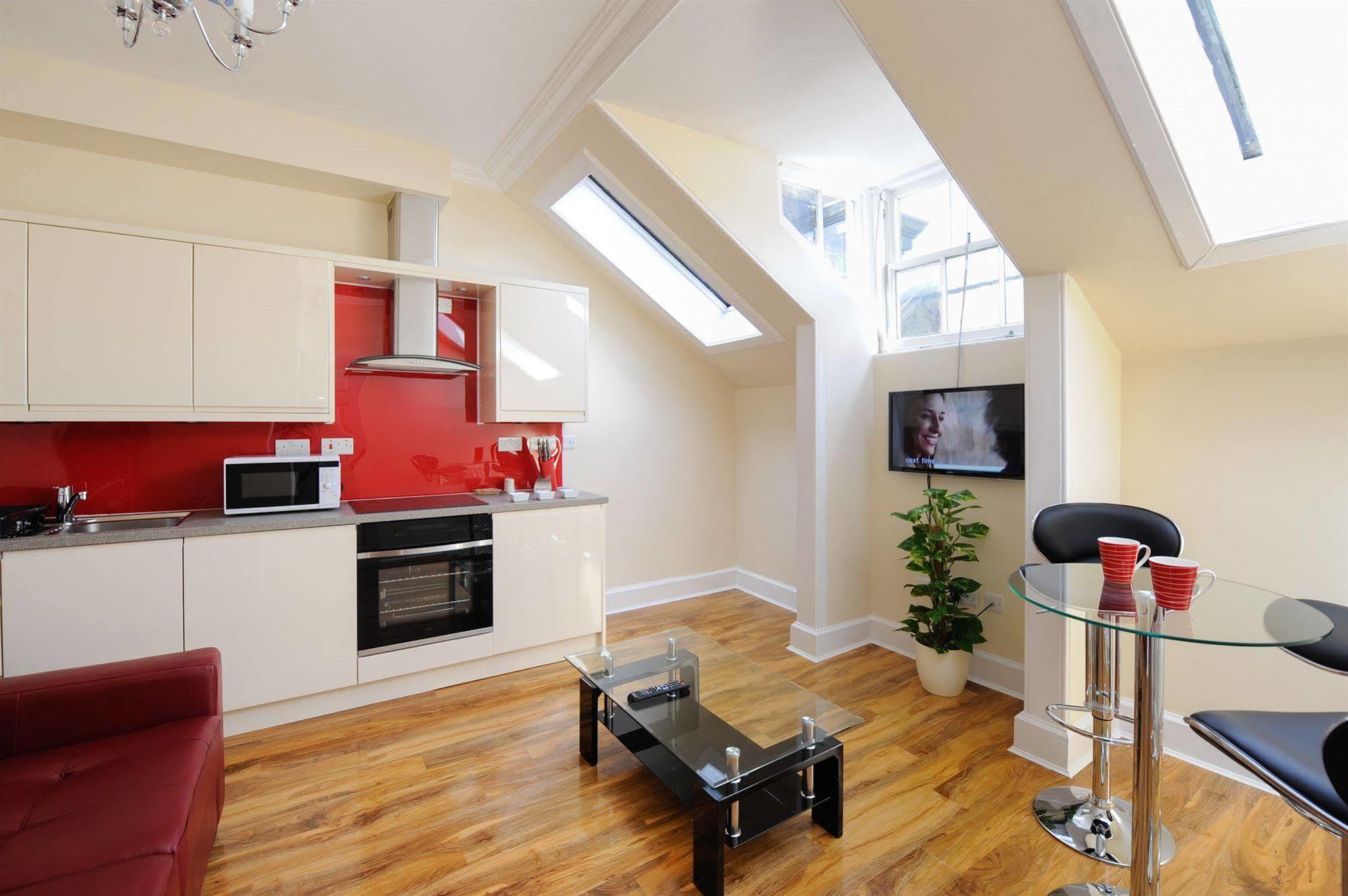 Edinburgh City Suites Екстериор снимка