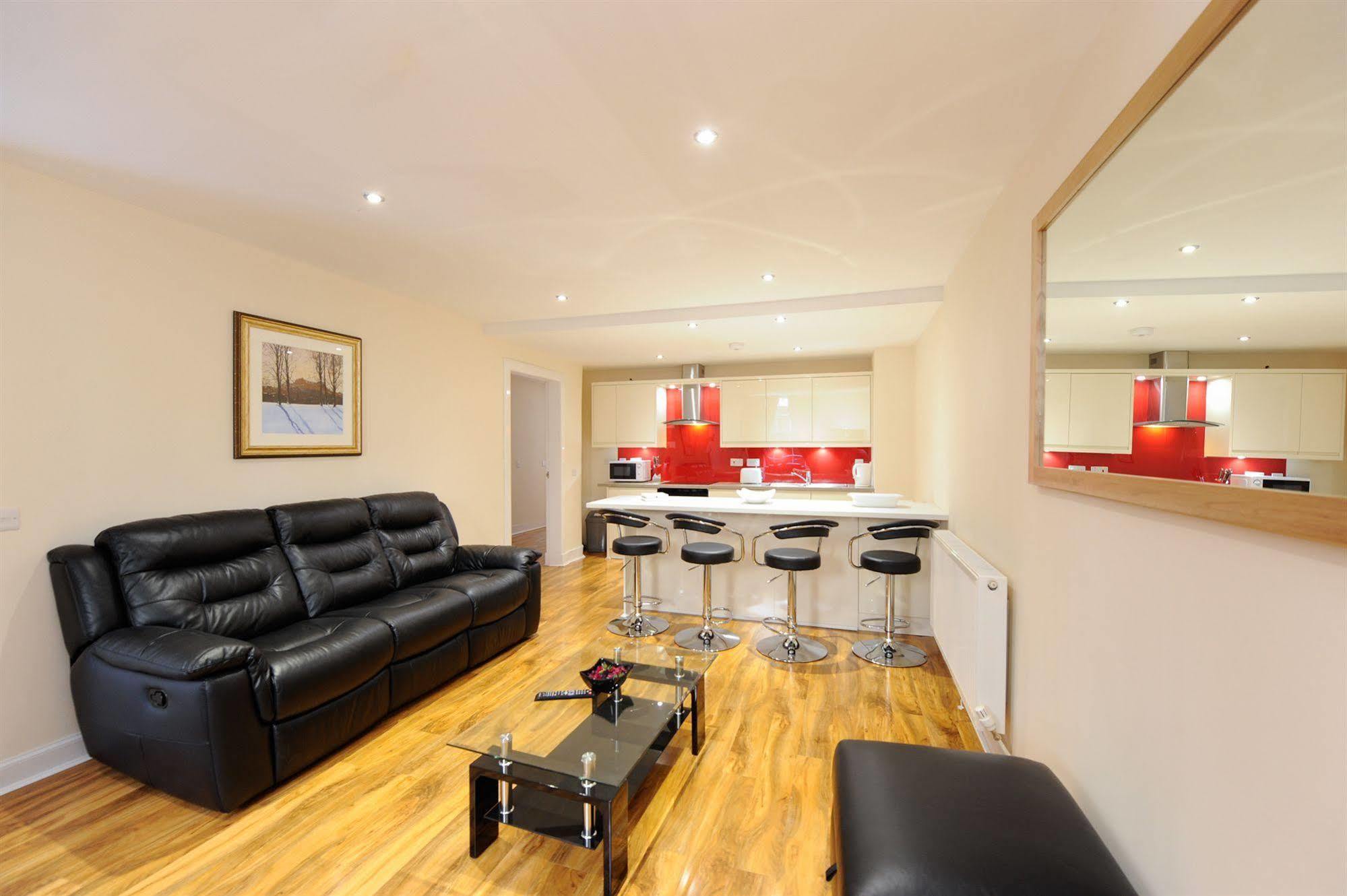 Edinburgh City Suites Екстериор снимка