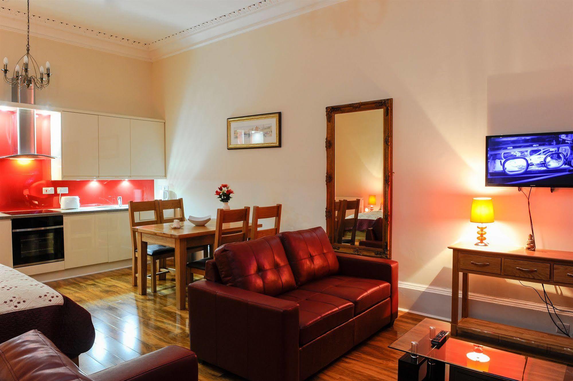 Edinburgh City Suites Екстериор снимка