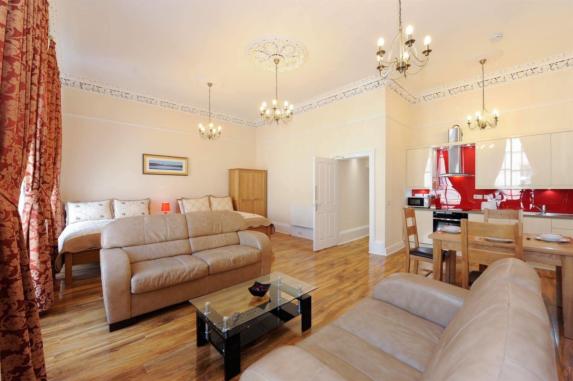 Edinburgh City Suites Екстериор снимка