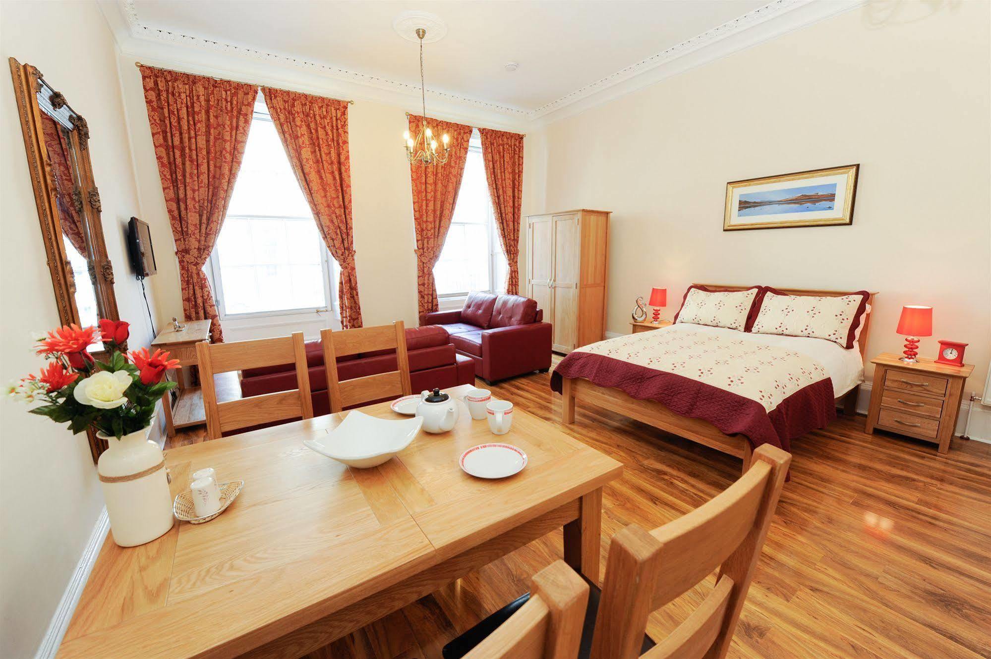Edinburgh City Suites Екстериор снимка