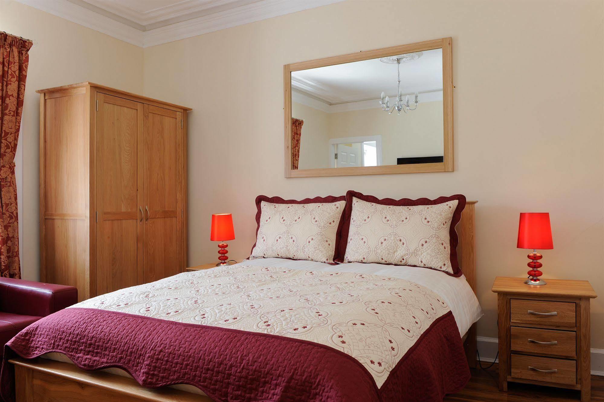 Edinburgh City Suites Екстериор снимка