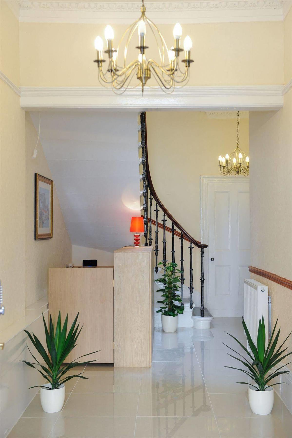 Edinburgh City Suites Екстериор снимка