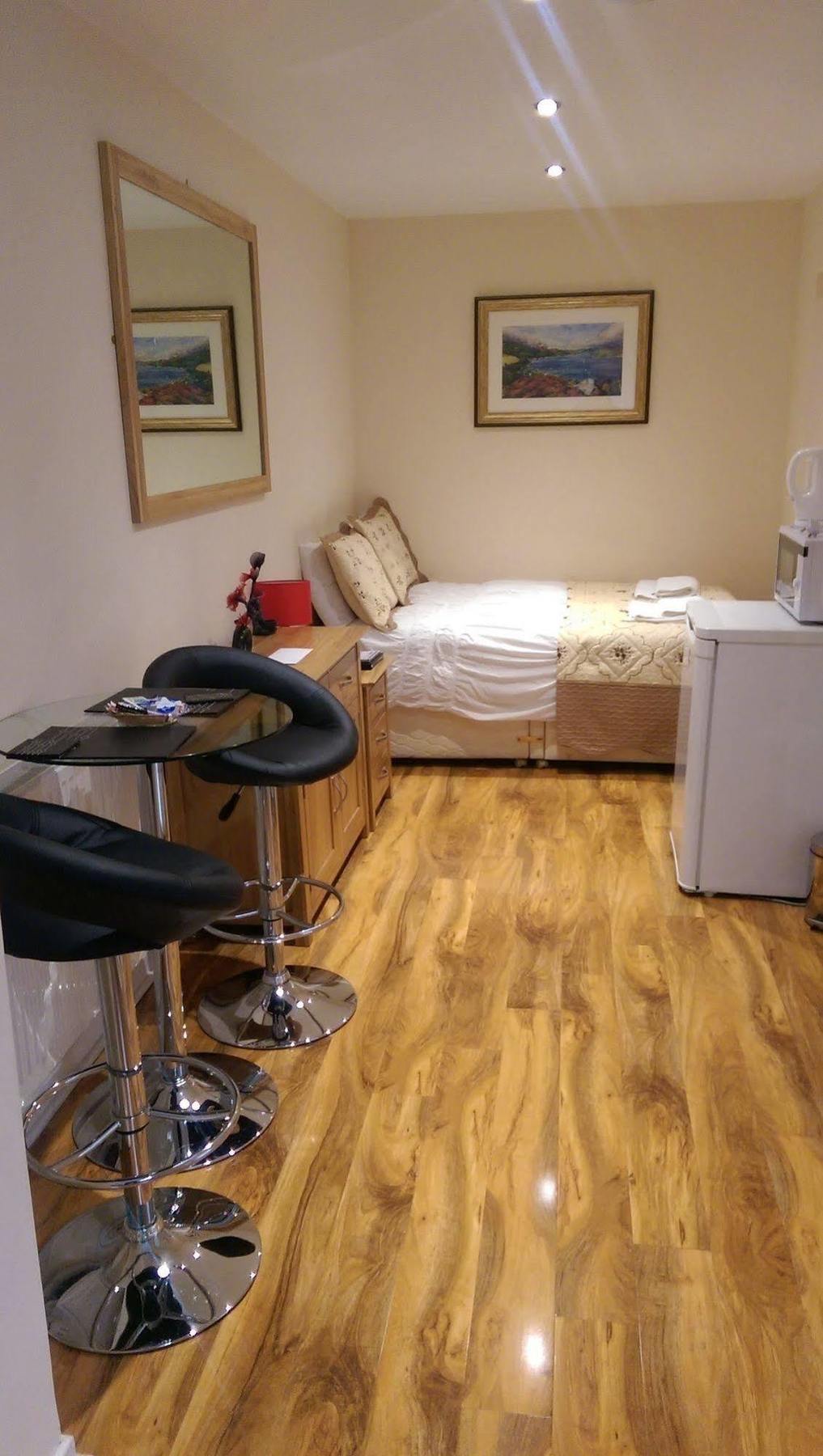Edinburgh City Suites Екстериор снимка