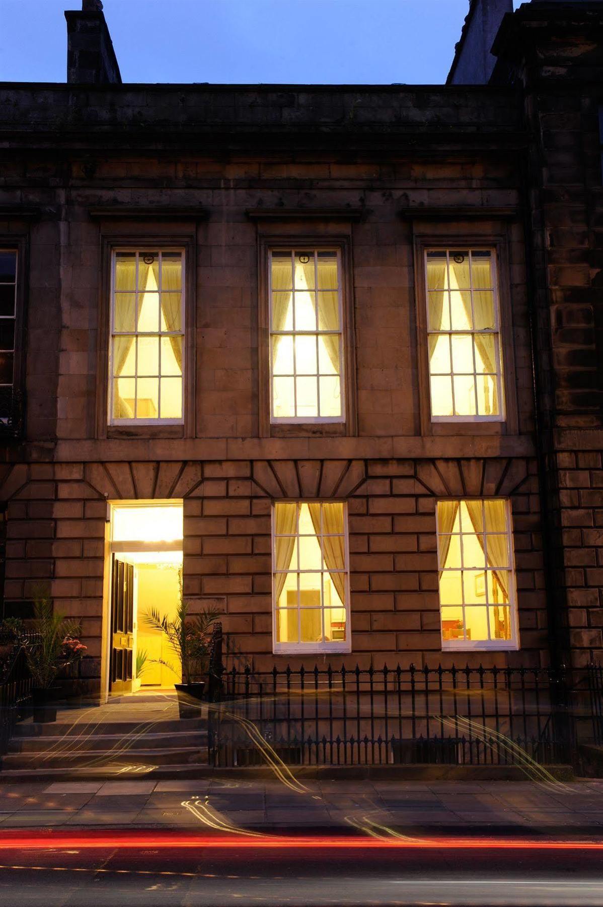 Edinburgh City Suites Екстериор снимка